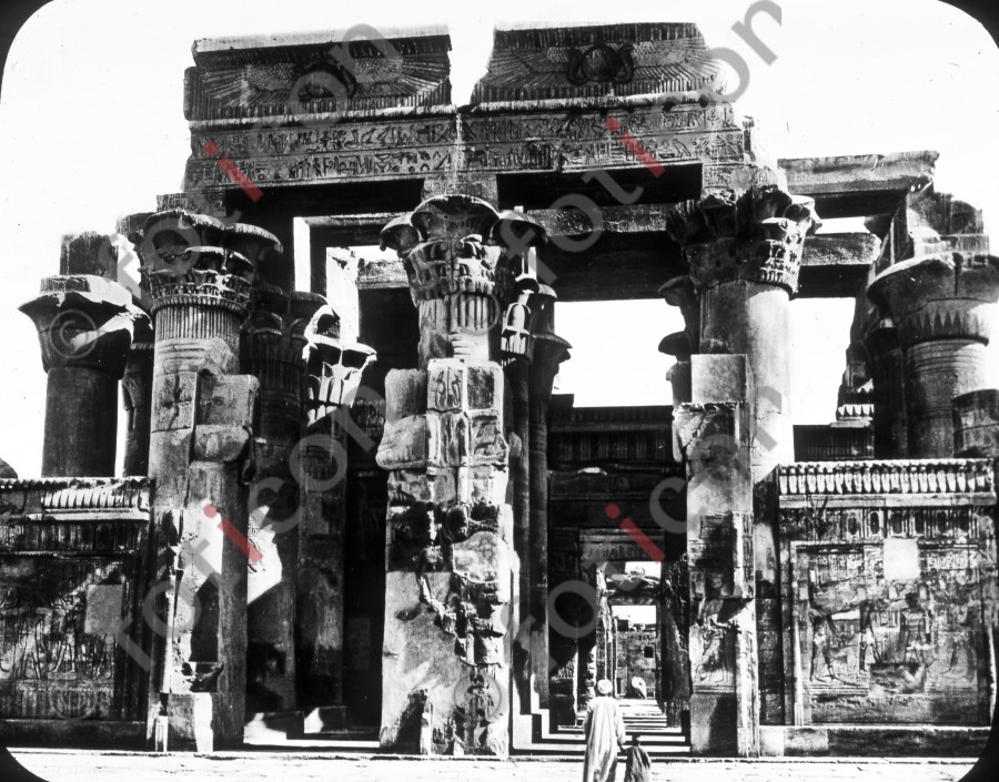 Doppeltempel von Kom Ombo | Double Temple of Kom Ombo (foticon-simon-008-072-sw.jpg)